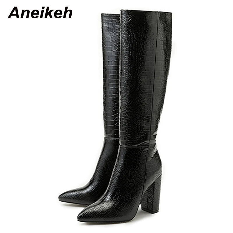 Aneikeh Pointed Thick Heels Knee Long Boots Women's 2025 Spring/Autumn Patent Leather Crocodile Pattern Panel Side Zipper Boots.