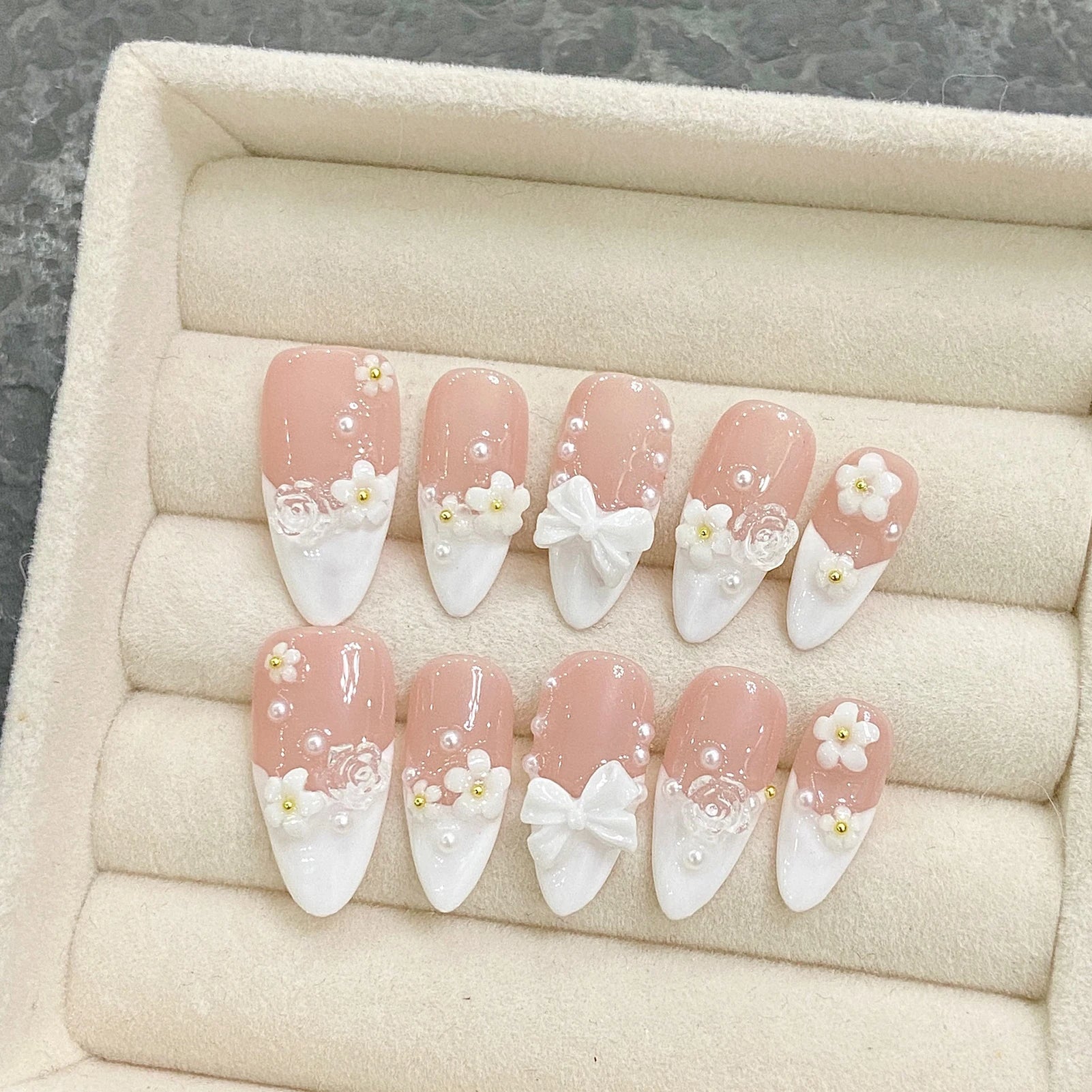 10pcs 3D Bowknots Press On Nails Handmade Almond White French Style Fake Nail Cute Flower Designs INS Korean Wearable Manicure.