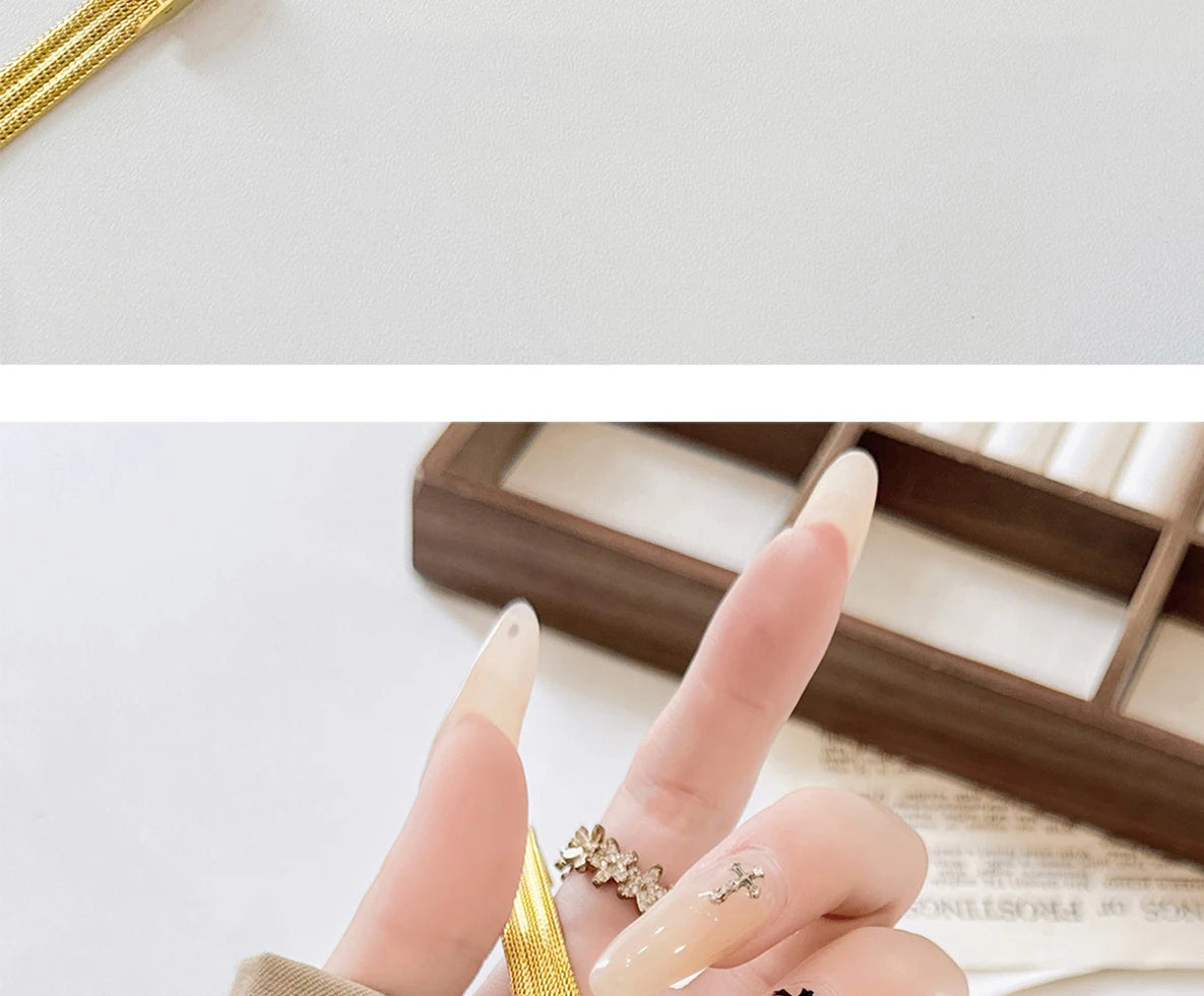 GEDI Watch Gold Silver Diamond Inlaid Steel Strip Women's Wristwatch Vintage Niche Light Luxury Temperament Quartz Watch Woman.