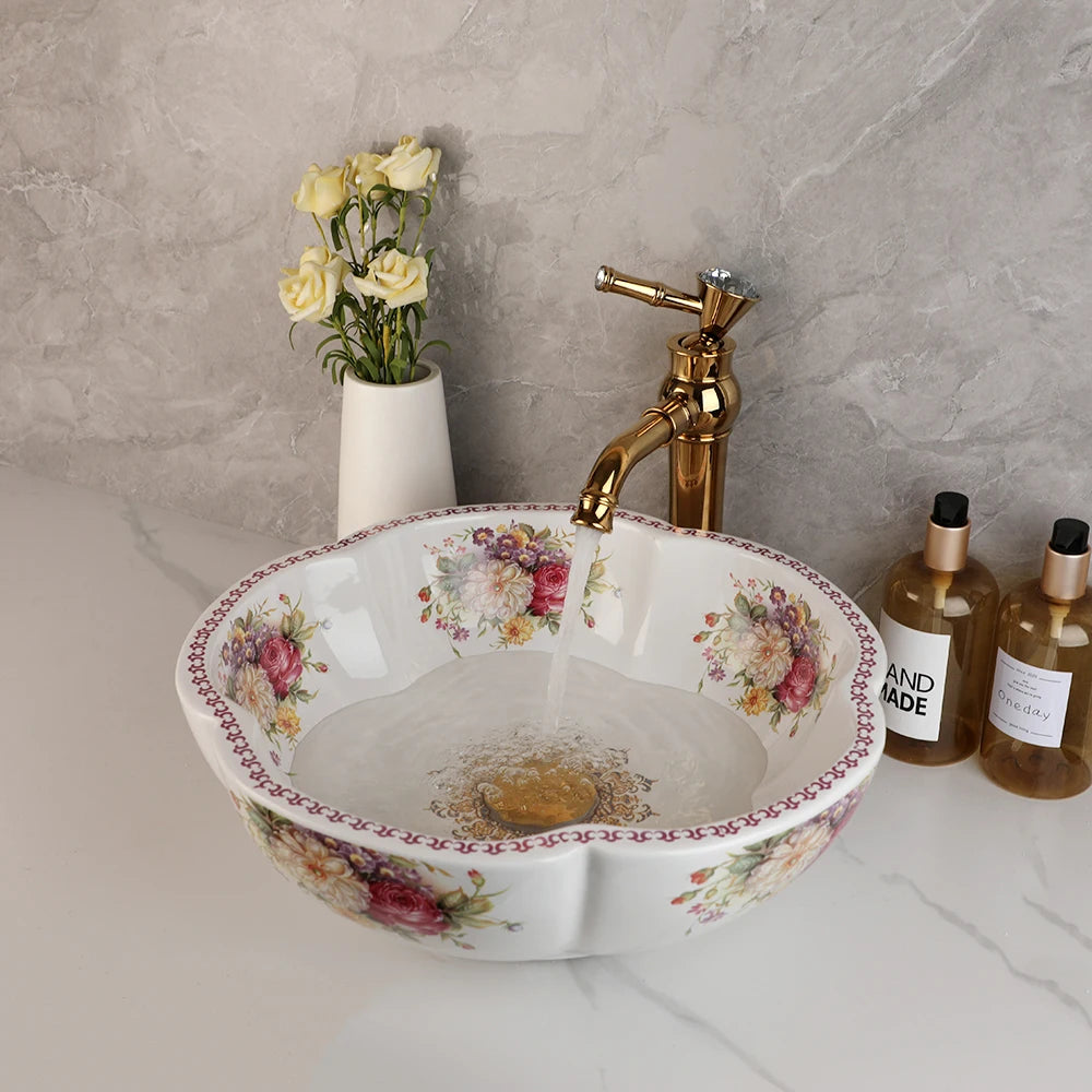 Kemaidi Keramik Bad Bar Waschtisch Waschbecken Wasserhahn Combo Blumen stil weiß über Theke Schüssel mit goldenen Mixer Wasserhähnen