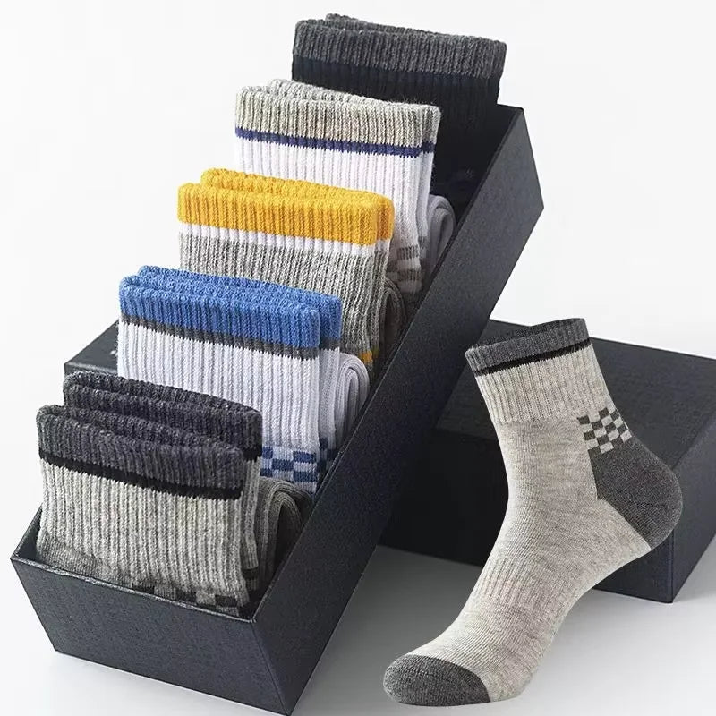 10/5/3MEN'S Mid-calf Socks Cotton Socks for All Seasons, Solid Colour and Versatile.