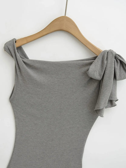 Shoulder Bared Short Sleeve T Shirt Women's Spicy Girl Design Slimming Top Summer New Style One Word Oblique Shoulder Tie Waist.