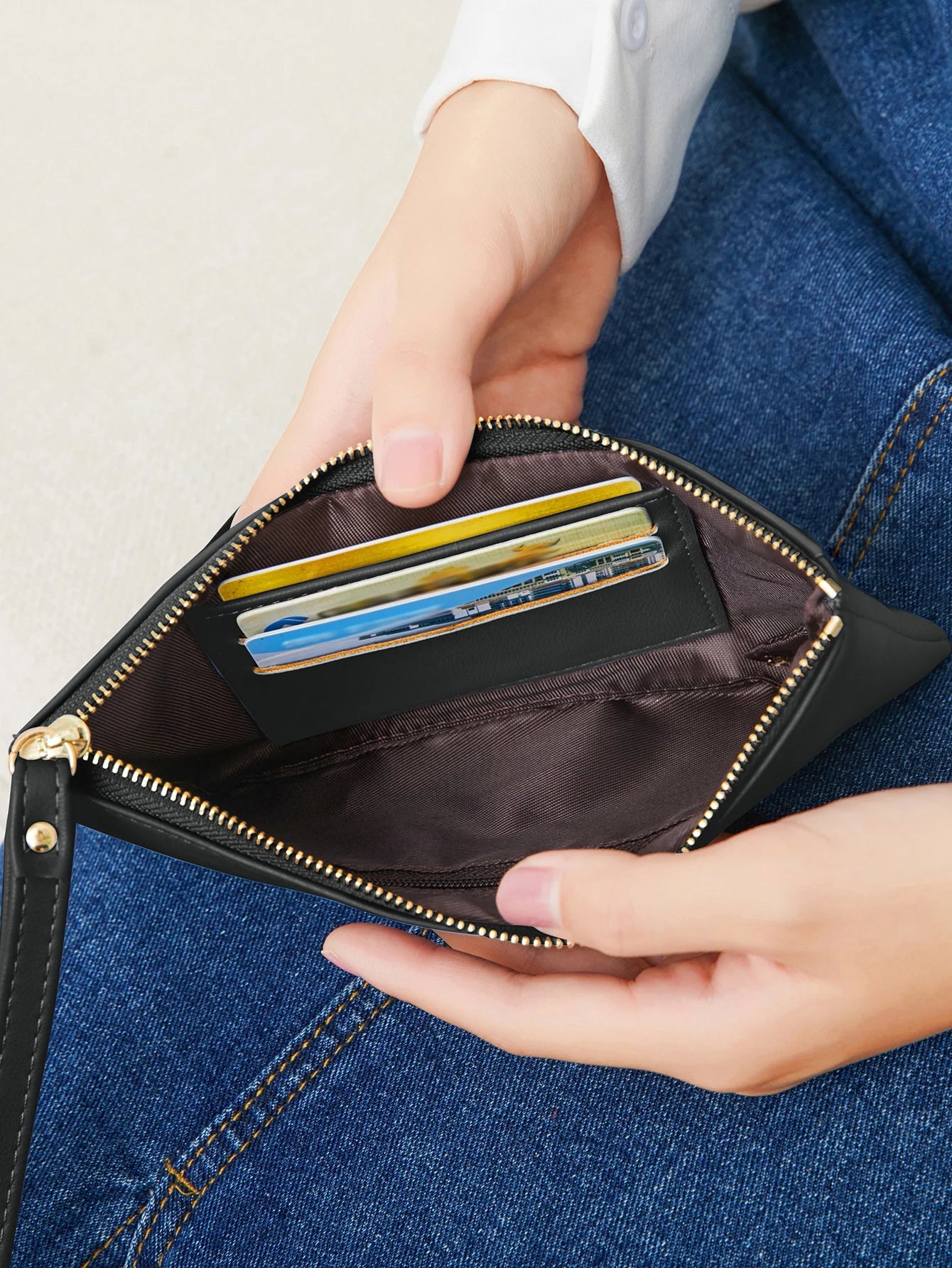 Simple Solid Color Thin Long Wallet PU Leather Large Capacity Zipper Wallet Classic Fashion Womens Handbag Can Hold Mobile Phone.