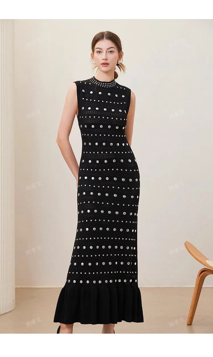 Gestricktes Kleid im europäischen und amerikanischen Design für Damen, Frühling/Sommer, Rundhalsausschnitt, heiße Perlen, einzigartiger, schlankmachender langer Stil.