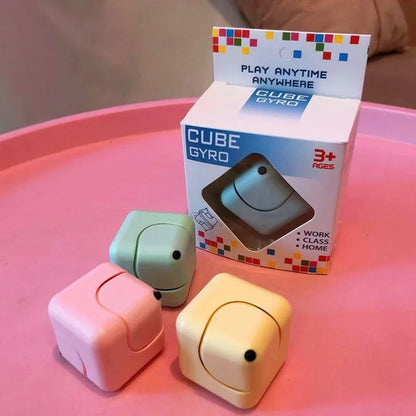 Fidget Cube with Spinner, Multifunction Stress Relief Puzzle Toy for Adults, 6-Side Mini Square Finger Toy for Anxiety ADHD.