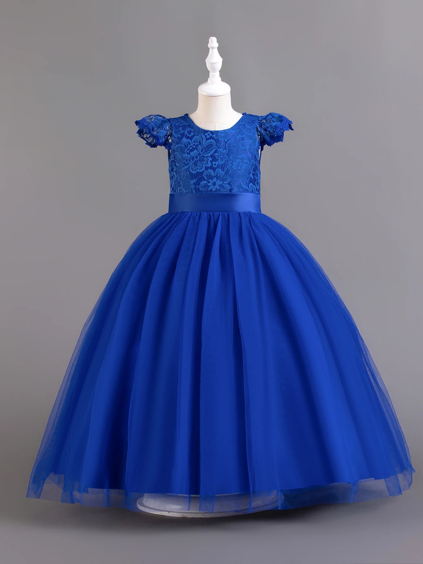 Blau gefärbtes Spitzen-Prinzessinnenkleid für Kinder, Laufsteg für kleine Mädchen, Klavieraufführung. Tragen Sie ein langes Blumenjungenkleid mit großer Schleife.
