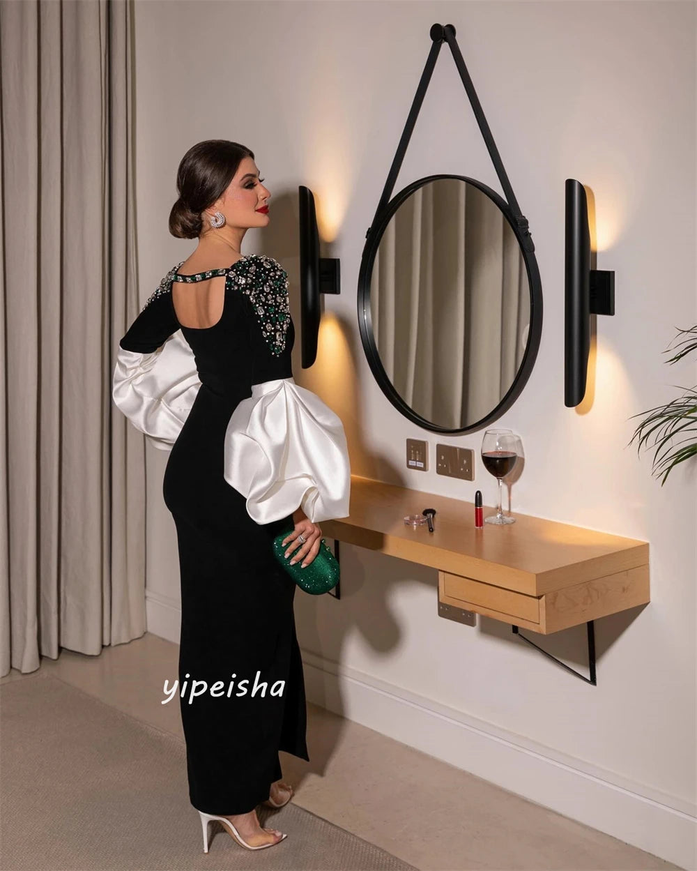 Maßgeschneiderte Jiayigong s Perlen Rüschen Verlobungshülle U-Boot-Ausschnitt Maßgeschneidertes Anlasskleid Lange Kleider.