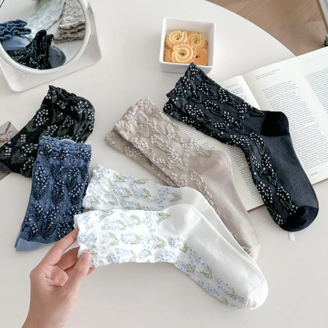 Autumn Winter Long For Women Retro Harajuku Relief Print Daily Casual Streetwear Cute Socks Fashion Japanese Style Women's Socks.