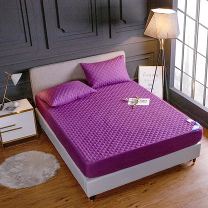 New Quilted Waterproof Mattress Cover Solid Color Waterproof Antibacterial Breathable Elastic Band Fixed Mattress Cover.