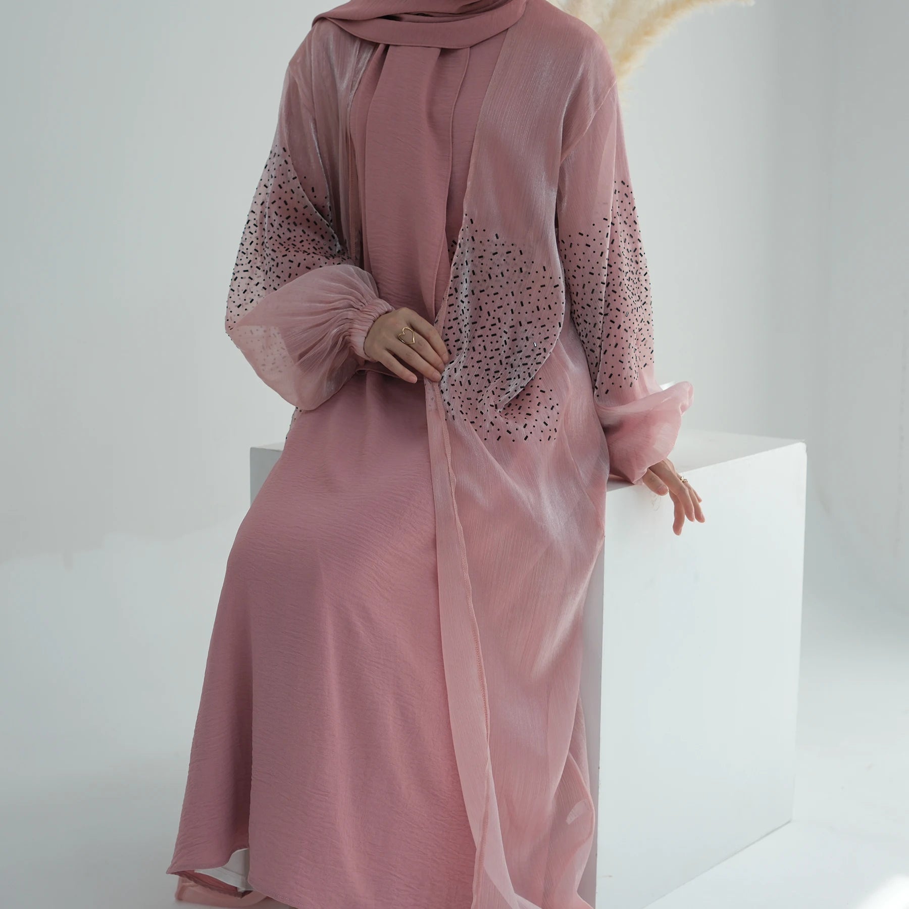 Oem New Design Shinning Polyester Open Abaya and Inner Dress 2 Piece Abaya Set Islamic Clothing Women Muslim Dress.