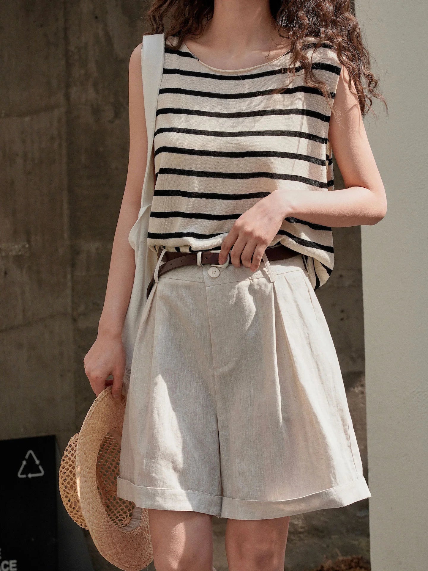 Summer Korea Style Lazy Linen Curled Bermuda Shorts Wide Leg Loose Slim Casual Hot Pants For Women.