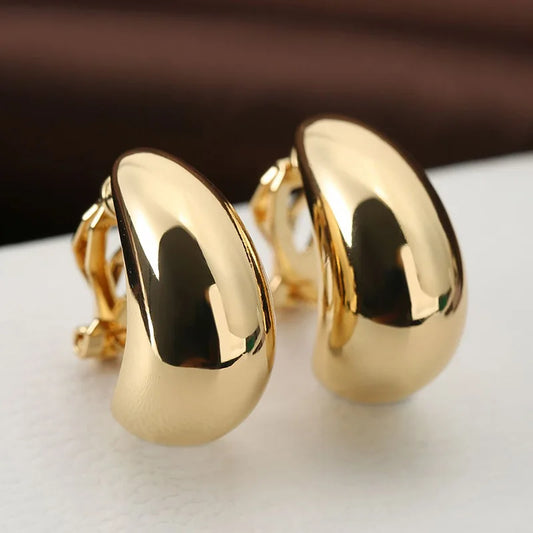 New French Light Luxury Droplet Shaped Ear Clip with No Ear Holes, High Grade, Simple and Smooth Female Earrings Accessories.
