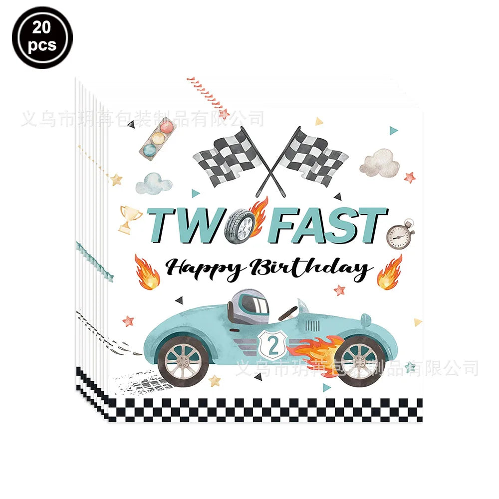 Rennwagen-Thema, zwei schnelle Jungen, Partydekorationen zum 2. Geburtstag für Rennwagen, karierte Flaggen, Rennrad, Einweggeschirr.