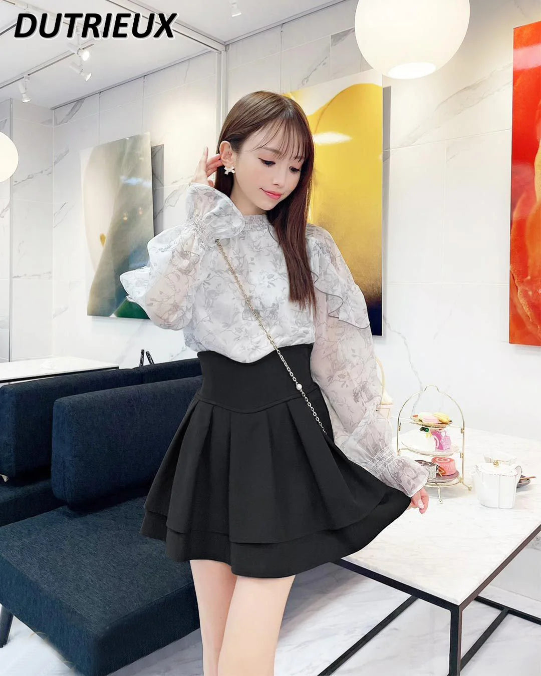 Japanese Lolita Black Skirts Women 2025 Spring Autumn New Radian Waistline Slim Short Pleated Skirt Female Mini Skirt Culottes.