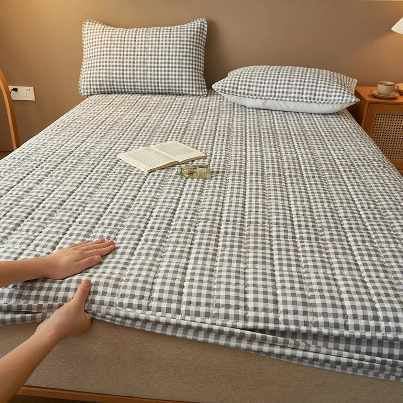 For High-Quality Quilted Plaid Mattress Cover,Mattress Protector,- Antibacterial, Breathable,Comfortable for Fresh Sleep Experie