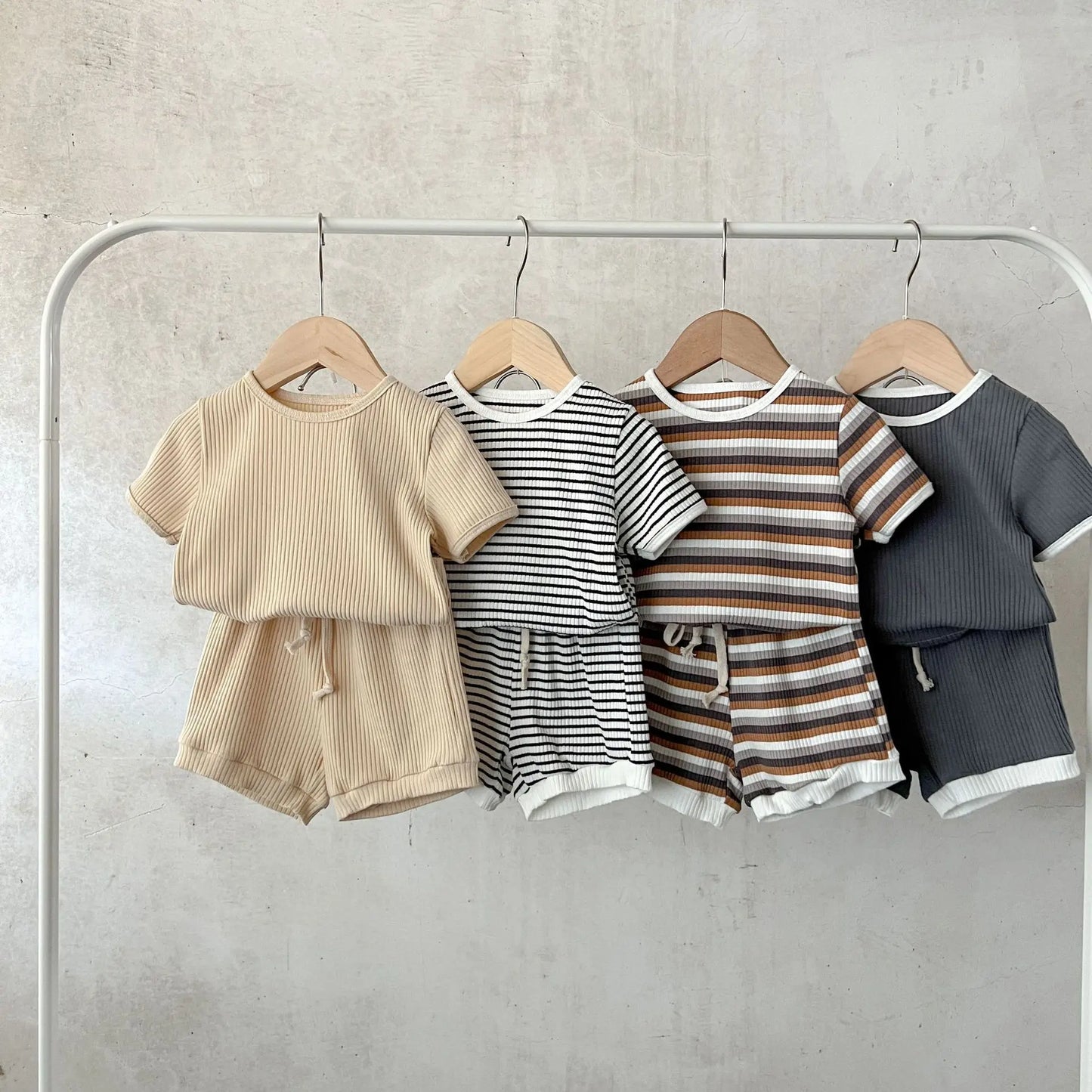 Korean Version Summer Kids Baby Girls Boys Short Sleeve Striped Top Tees +shorts Pants Infant Cute Pure Cotton Clothing Set.