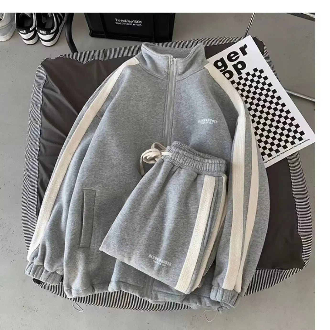 Casual Sporty Men's Hoodie Pants Set Hong Kong Style Long Sleeve Autumn Winter Loose Trendy Student Wear AE Origin China.