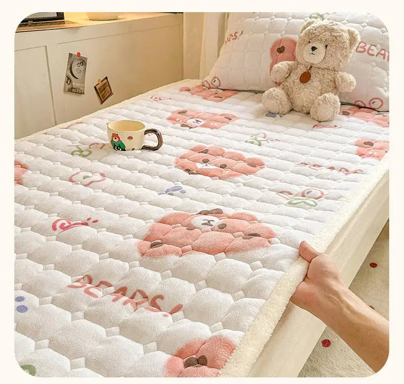 Cartoon Printed Warm Bed Mattress Super Soft Cozy Milk Velvet Single Bedding Protector Thick Tatami Mats for Autumn and Winter.