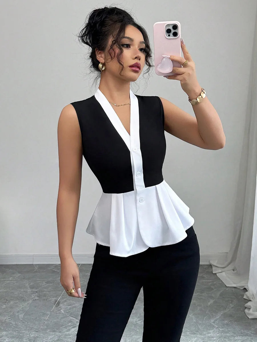 New Fall Women's Sleeveless Shirt, Black and White Block-Colored V-Neck Shirts, Asian Sizes S-XL..