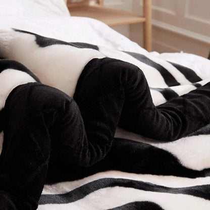 Nordic Style Zebra Print Coral Fleece Blanket Thickened Raschel Autumn Winter Blankets Double Layer Multi Purpose Plush Quilt.