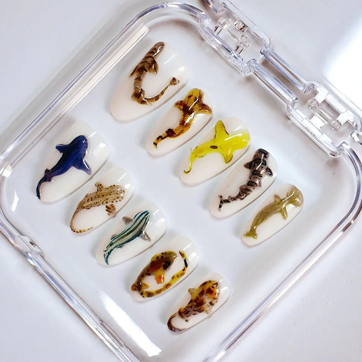 10pcs Handmade Press on Nails Cartoon Shark Pattern Design Fake Nails Wearable Detachable Ins Simple Almond Shaped False Nails.