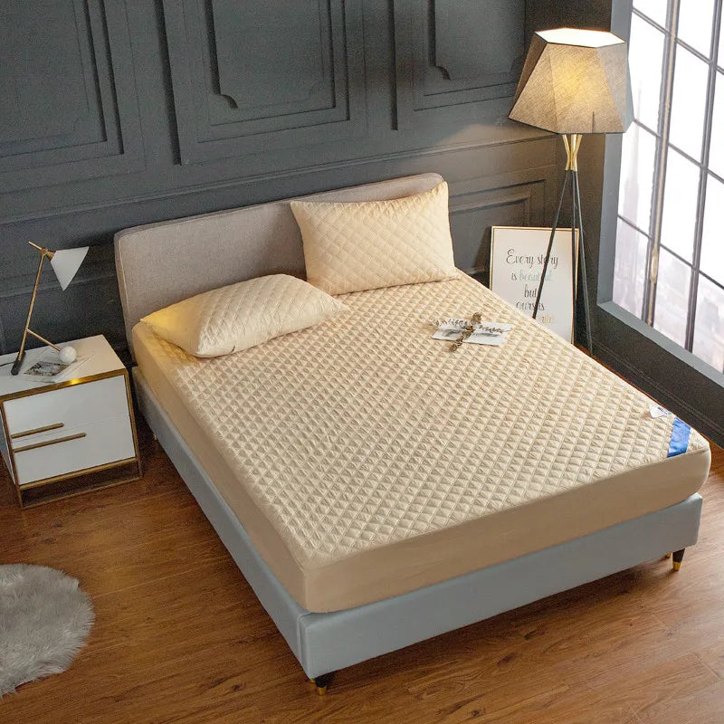 New Quilted Waterproof Mattress Cover Solid Color Waterproof Antibacterial Breathable Elastic Band Fixed Mattress Cover.