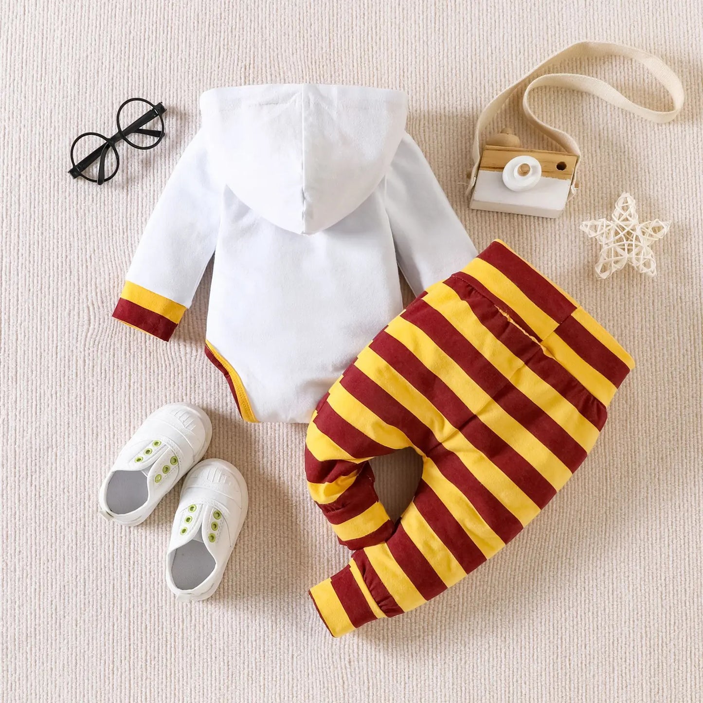 Ins Frühling Herbst 2025 Baby Jungen 2PCS Kleidung Set Baumwolle Mit Kapuze Brief Langarm Strampler Gestreiften Hosen Anzug Infant jungen Outfit.