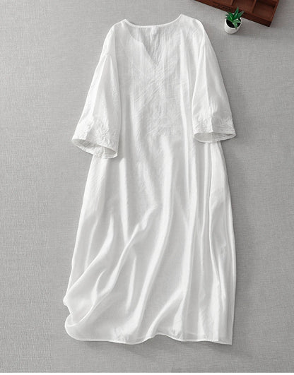 Neuankömmling 2024 Sommer Kunst Stil Frauen Kurzarm V-Ausschnitt lockeres Kleid Vintage Stickerei solide weiße A-Linie lange Kleider.