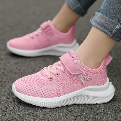 Children's sports shoes, girls' breathable leisure shoes, outdoor sports shoes, mesh surface anti slip fashionable running shoes.