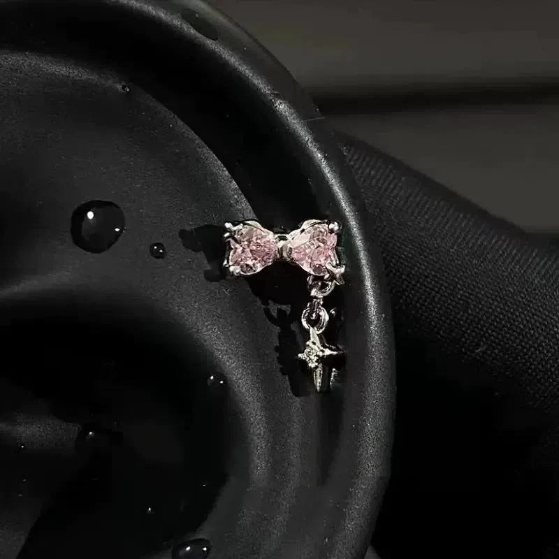 1 Pcs Sliver Dog Bone Claw 316L Stainless Steel Ear Bone Nail Korean Style Fashion Cartilage Earrings For Women Jewelry.