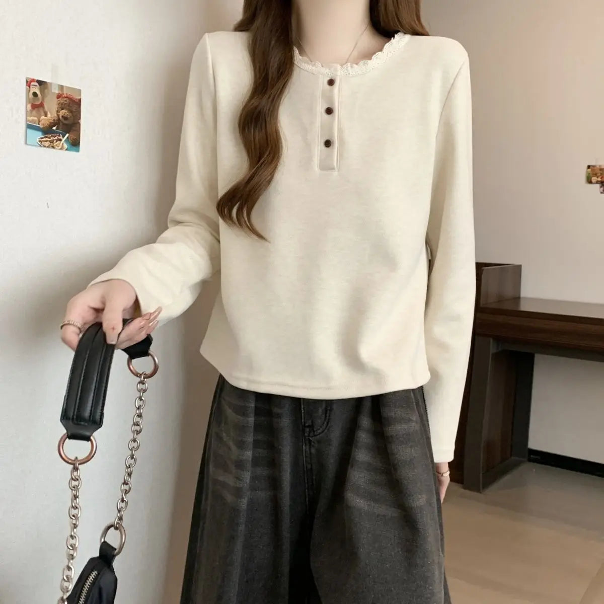 New Autumn and Winter Half-open Lace Front Shoulder Long-sleeved T-shirt Plus Velvet Warm German Velvet Women's Top.