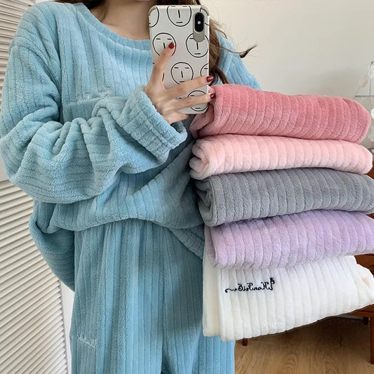 New Autumn/Winter Coral Fleece Pyjamas for Women Thickened Homewear Student Comfort Cotton Fleece Plus Size Fashion Pyjama Set.