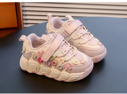 Kids Princess Shoes Thick Soft Sole Trendy Girls Sports Shoes Sweet Embroided 2024 New Fashion Children Sneakers with Flowers.