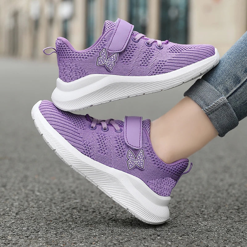 Children's sports shoes, girls' breathable leisure shoes, outdoor sports shoes, mesh surface anti slip fashionable running shoes.