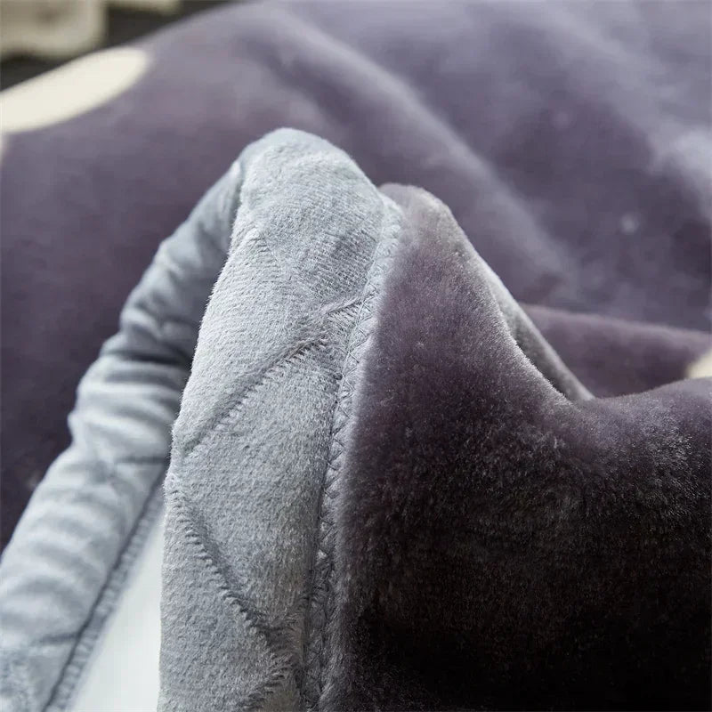 Double Sided Printed Autumn Winter Blankets for Bed Soft Warm Encrypted Flocking Raschel Blanket Skin Friendly Weighted Blanket.