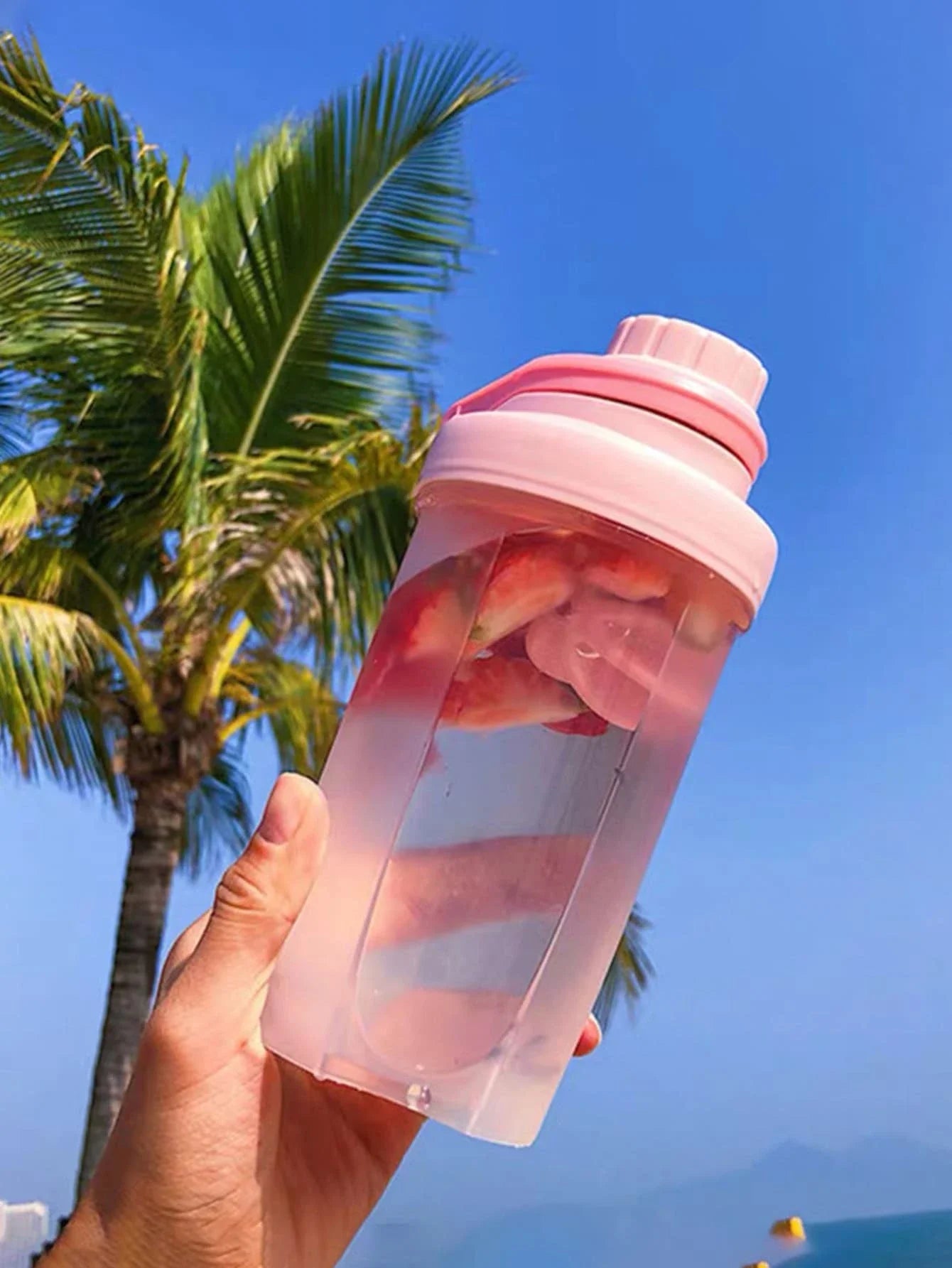 1pc 16.9oz/500ml Shaker Protein Bottle Powder Shake Cup Water Bottle Plastic Mixing Cup Body Building Exercise Bottle.