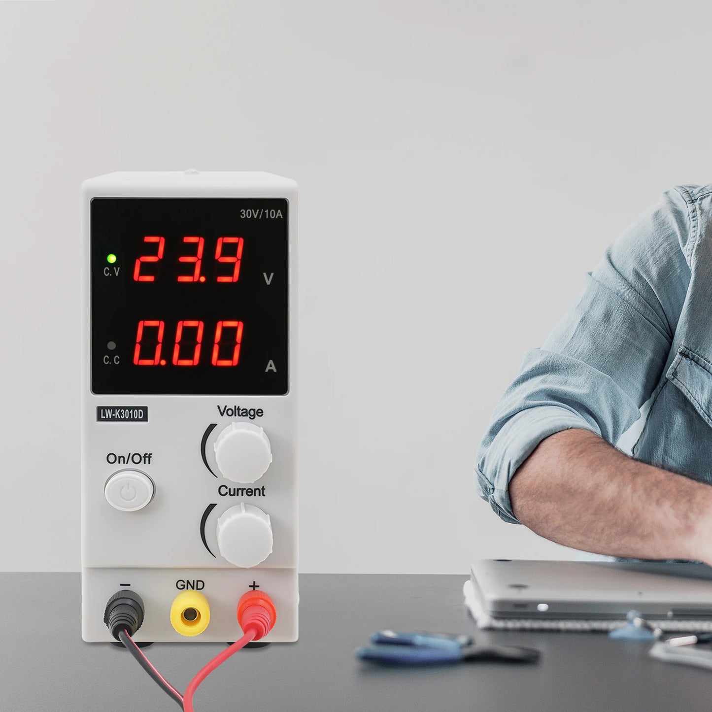 DC Power Supply Silver Corded Electric AC 220V 0–30V 0–10A Regulated Power Supply Laboratory Power Supply for Battery Charging.