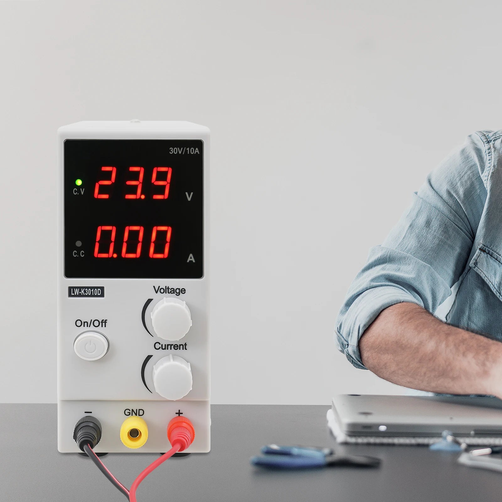 DC Power Supply Silver Corded Electric AC 220V 0–30V 0–10A Regulated Power Supply Laboratory Power Supply for Battery Charging.