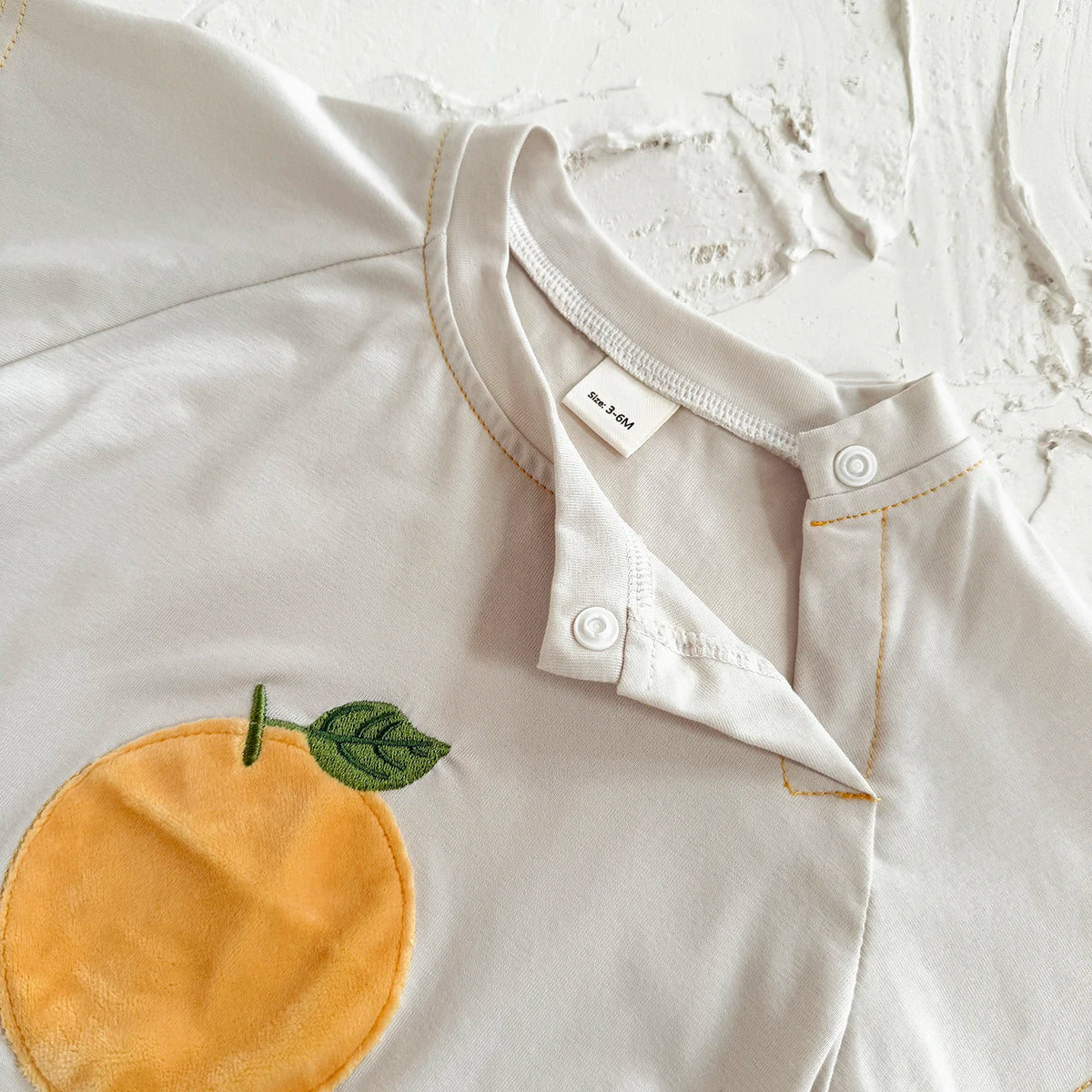 INS Sommer Neue Baby Body Neugeborenen Kleidung Jungen Mädchen Baumwolle Dreieck Strampler Plüsch brief Kurzarm Infant 0-18M.