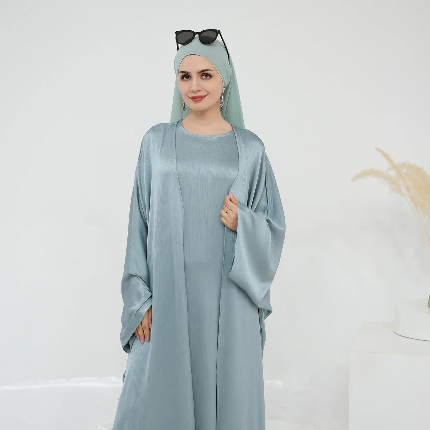 Two Piece Arabic Outfit Set for Muslim Women Elegant Modest Abaya Dress with Inner Ramadan Islamic Coat New Turkish Kaftan Robe.