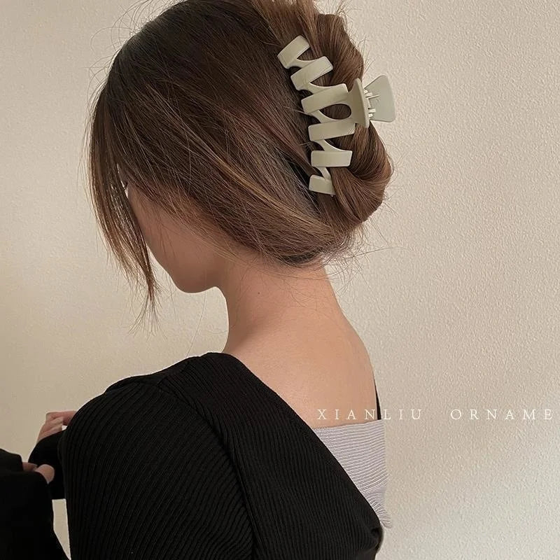 Women Hair Claw Clips Korea Coffee Beige Acrylic Large Hair Claw Hairpin Geometric Barrettes Crab Girl Headwear Hair Accessories.