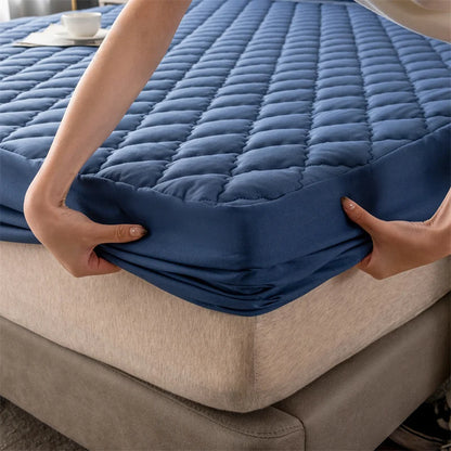 Home Mattress Cover Waterproof Thickened Quilted Waterproof Bed Cover Breathable Mattress Protector Fitted Sheet No Pillowcases.