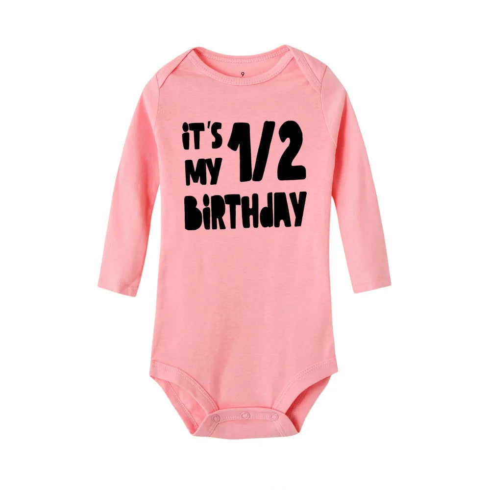 Baby Body Es Ist Mein Halb Geburtstag Briefe Drucken Weiß Kind 1/2 Geburtstag Party Outfit Kleidung Baby Infant Dusche Tragen geschenke.