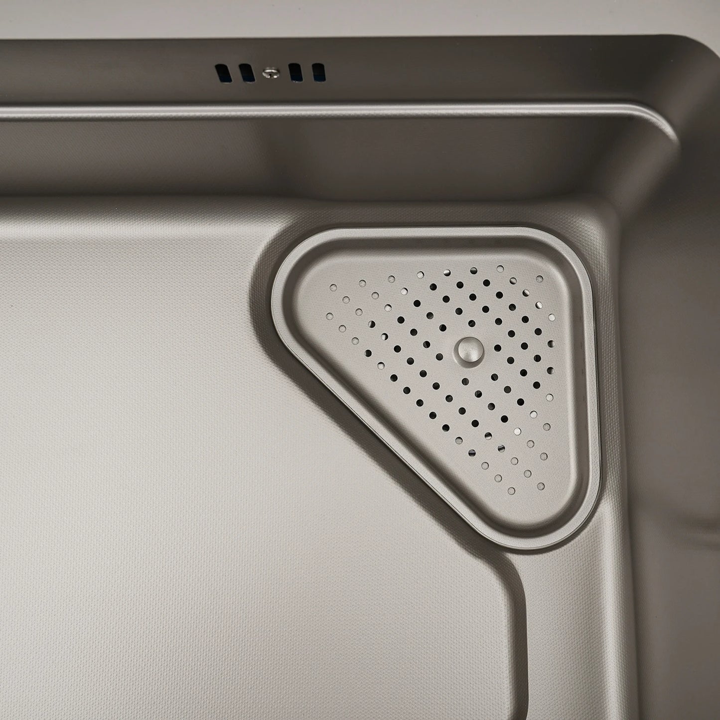 Geräuscharmes, modernes Küchenspülbecken aus Edelstahl mit Überlaufschutzloch, leicht zu reinigende Küchenanlagen