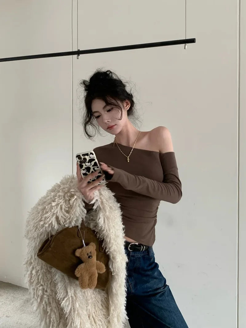 SexySpicy Girl Style Blackoff-the-Shoulder Long Sleeve T-shirt Slimming Smooths Your Silhouette Nefarious Crossbody Top For Wome.