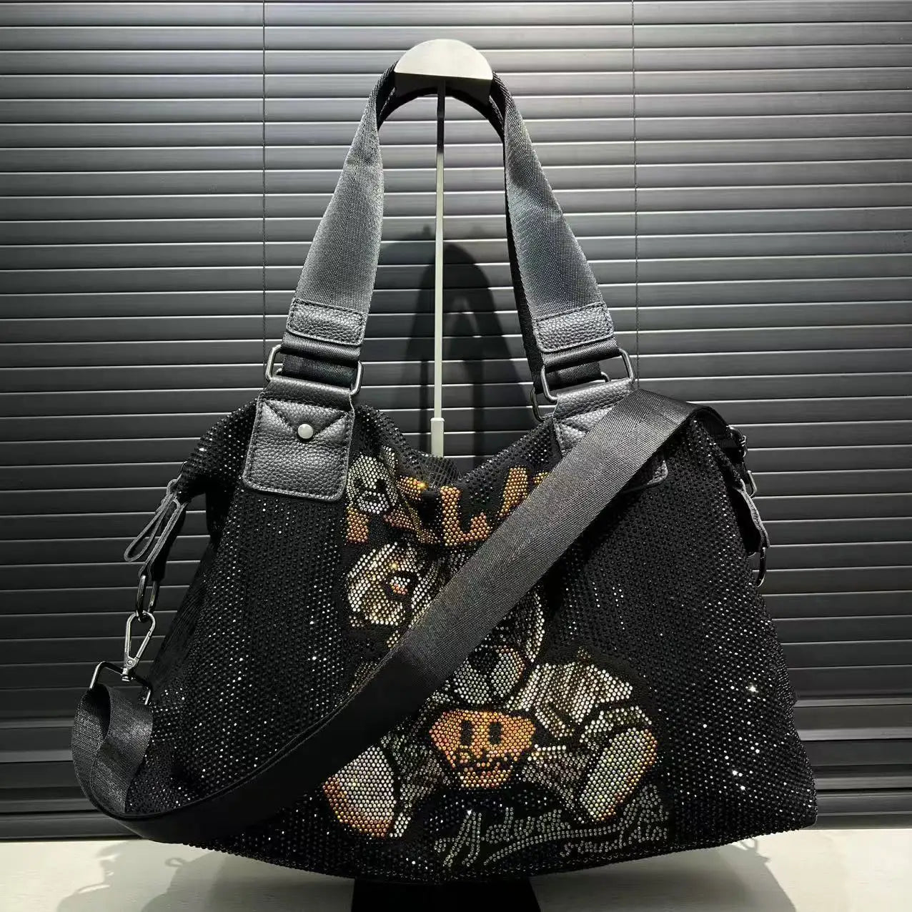 Ladies' fashionable diamond jewelry cute teddy bear handbag, large capacity, personalized, elegant, shiny shoulder bag.