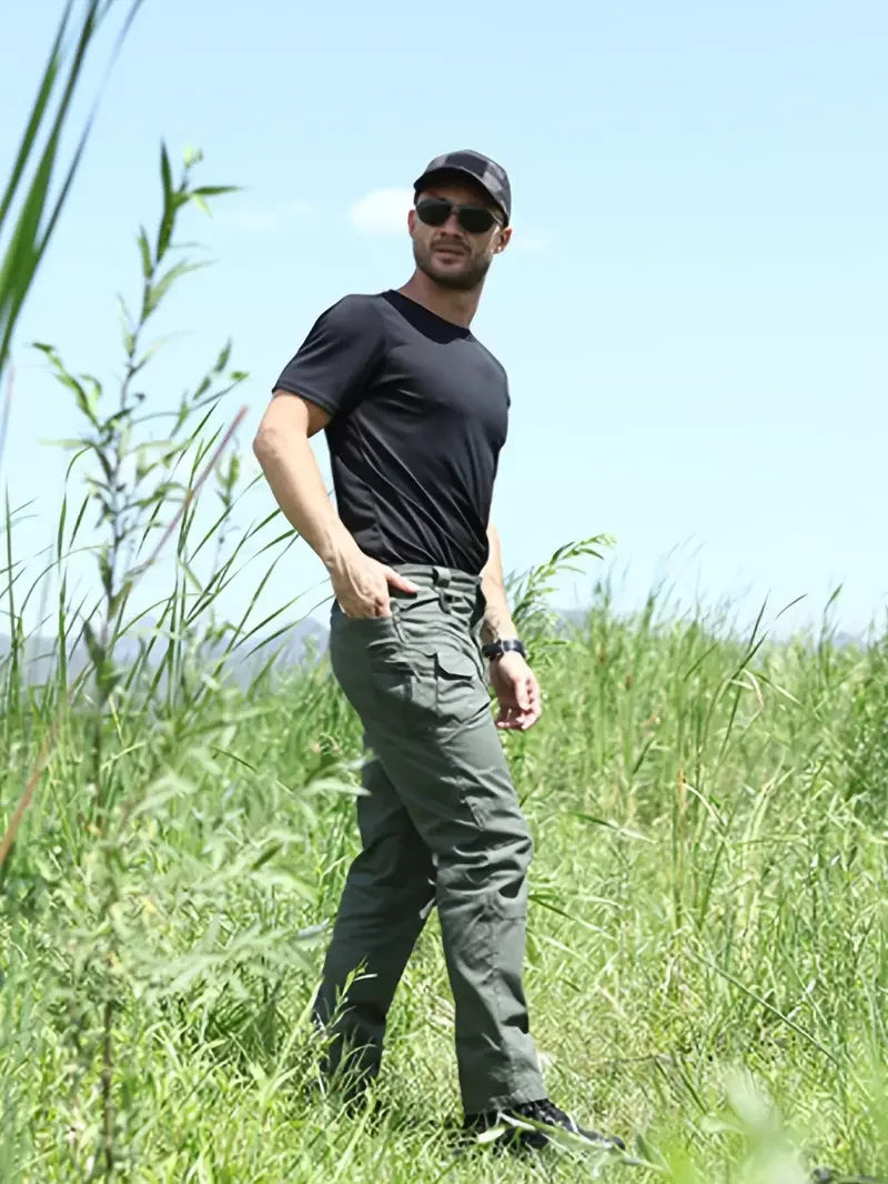 Men's Outdoor Multi Functional Tactical Pants, Multi Pocket Outdoor Hiking Sweatpants, Water-repellent, wear-resistant.