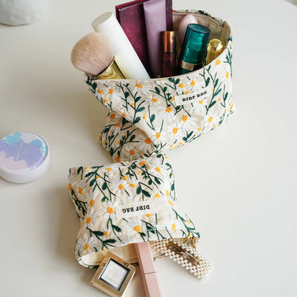 White Embroidery Daisy Women's Makeup Bag Portable Coin Purse Key Case Cosmetics Lipstick Storage Bag Commuter Liner Bag Ins.