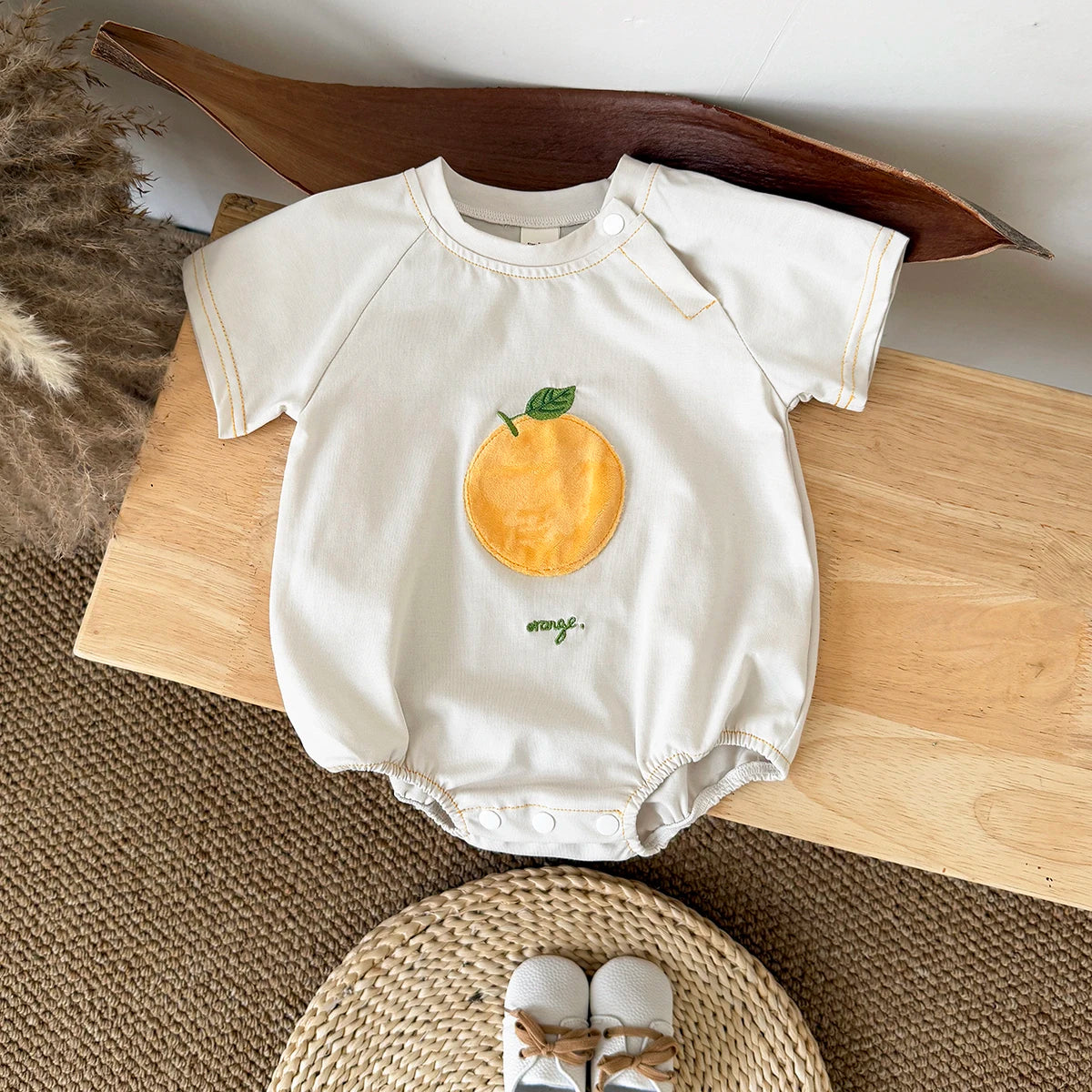 INS Sommer Neue Baby Body Neugeborenen Kleidung Jungen Mädchen Baumwolle Dreieck Strampler Plüsch brief Kurzarm Infant 0-18M.