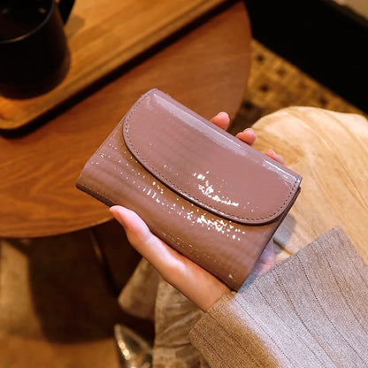 Magnetic Clasp Short Ladies Genuine Leather Wallet 2025 New Alligator Cow Leather Purse Woman RFID Card Holder Mini Clutch.